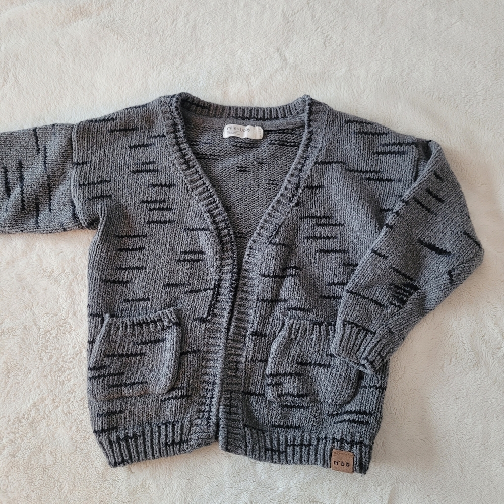 🧸2/20$ Miles Baby Gray and Black Open Front Knit Cardigan Baby Toddler Size 2T